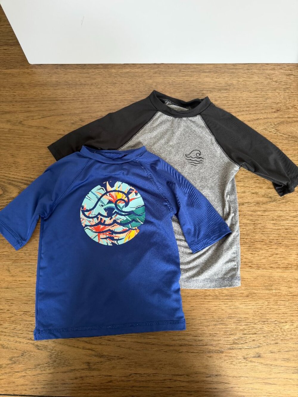 2 Pack art class Blue Rash Guard with Multicolor Graphic & Gray/Black Contrast